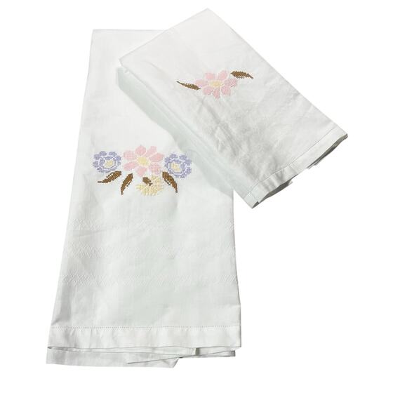 Embroidered Cotton White Table Runners Set of Two 14”x27” & 22.5”x42.5” Cottage - Picture 1 of 8